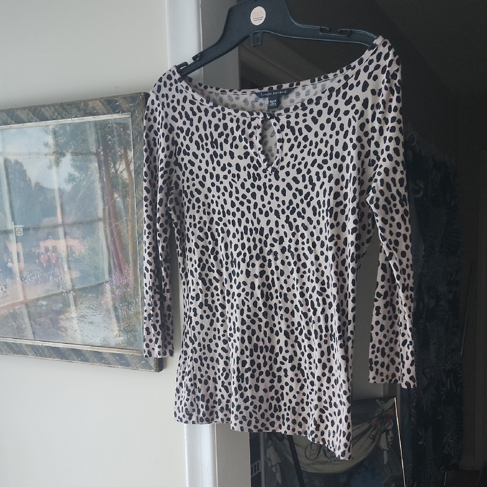 R3 - Leopard 3/4 sleeve Banana Republic Top Very light & airy